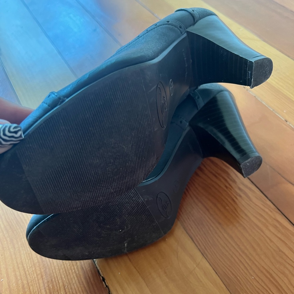 Lace up heeled witch boot - Picture 6 of 10